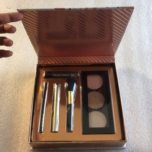 Ellen Tracy total face essentials face